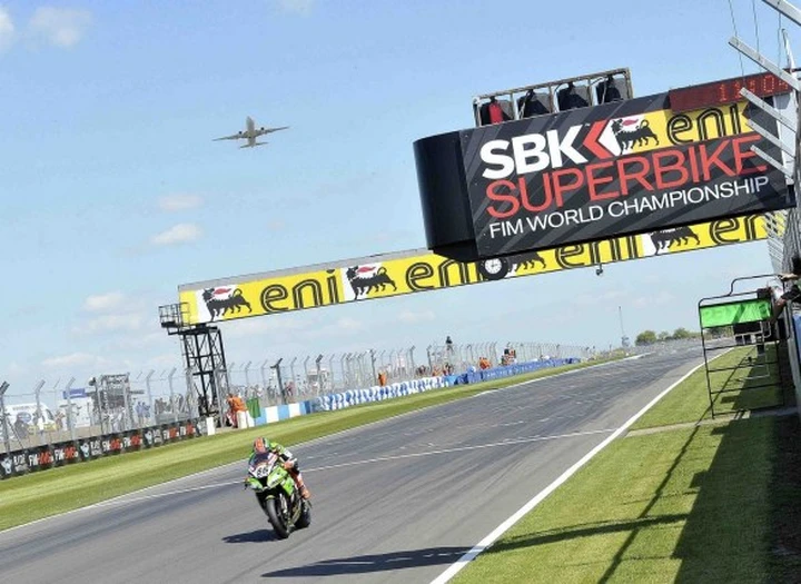 SBK: dal 2014 cambiano le regole, meno costi per ogni team