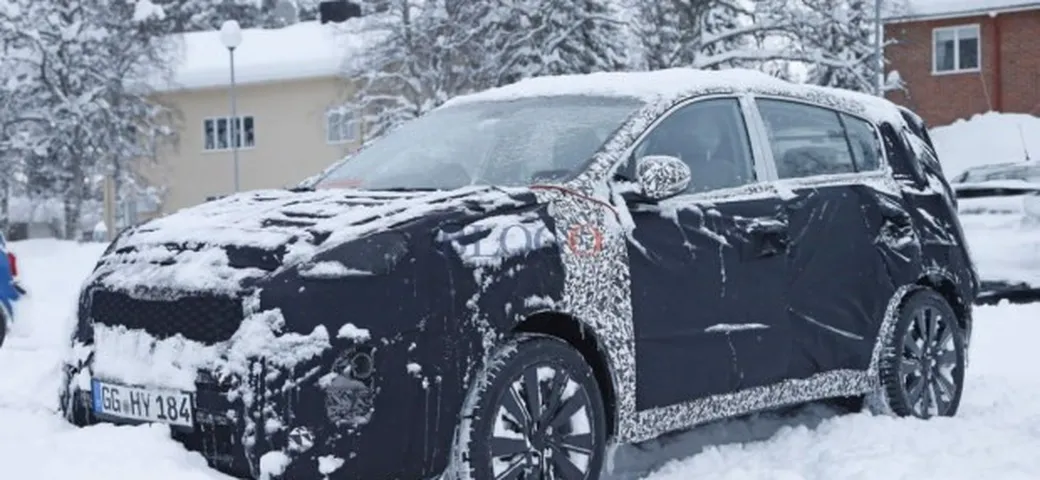 Kia Sportage: foto spia sulla neve