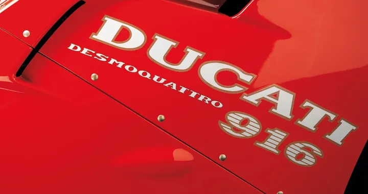 “Stile Ducati. Una storia per immagini”, nuovo libro per ducatisti