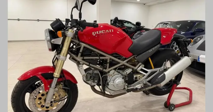 Ducati Monster 900, 33 anni e solo 17 km: prezzo da capogiro