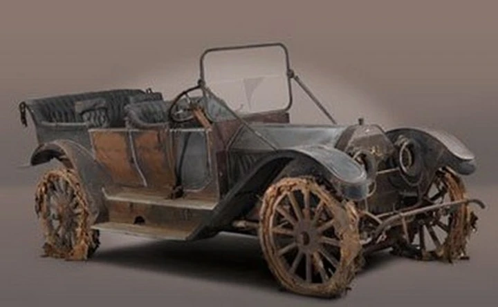 Una Oldsmobile del 1911 venduta a 1,65 milioni di dollari