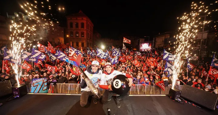 I fratelli Marquez festeggiano il doppio titolo a Cervera