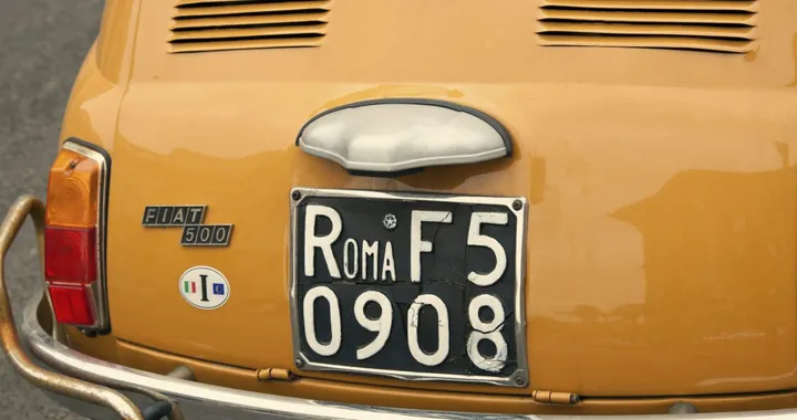 Targhe automobilistiche, perché alcune lettere sono state eliminate