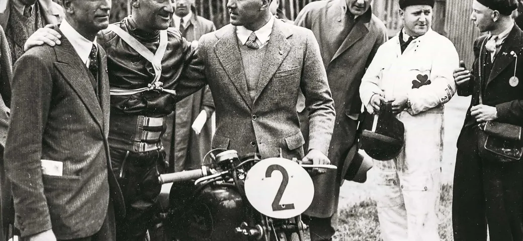 Moto Guzzi 100 Anni: un libro per celebrare il centesimo anniversario
