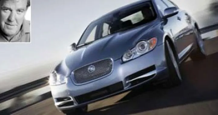 Jeremy Clarkson prova la Jaguar XF SV8