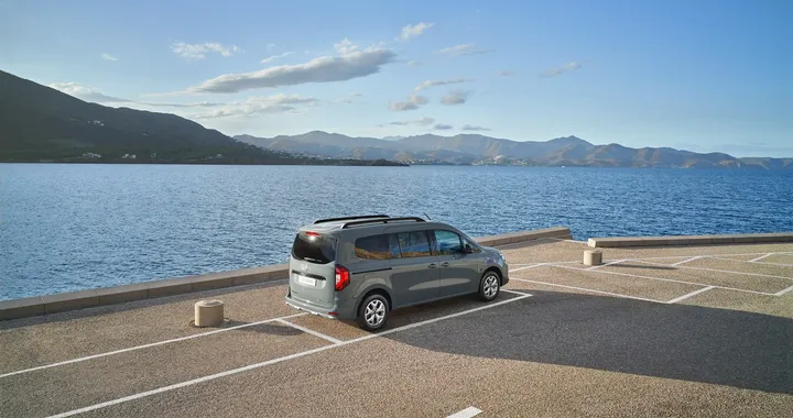 Nissan Townstar è ora disponibile nella versione Evalia, per il trasporto persone