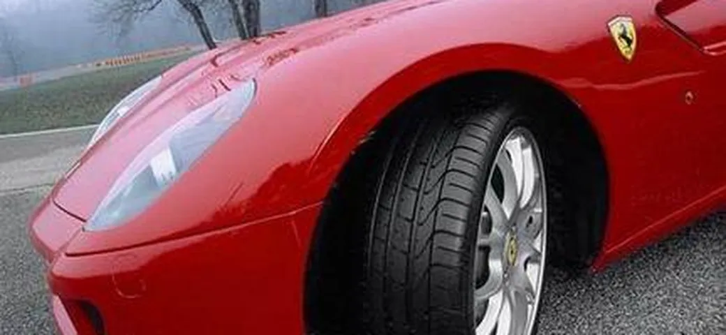 Pirelli Pzero: fino a 370km/h
