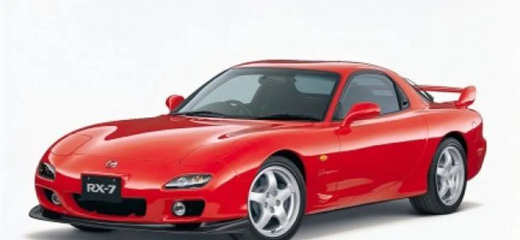 Mazda: il capo designer al lavoro sulla nuova RX-7