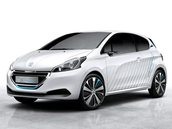 La Peugeot 208 HYbrid Air 2L Concept viaggia anche ad aria compressa
