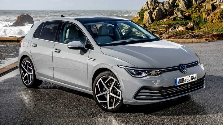 Volkswagen Golf: diventerà elettrica con batteria LFP