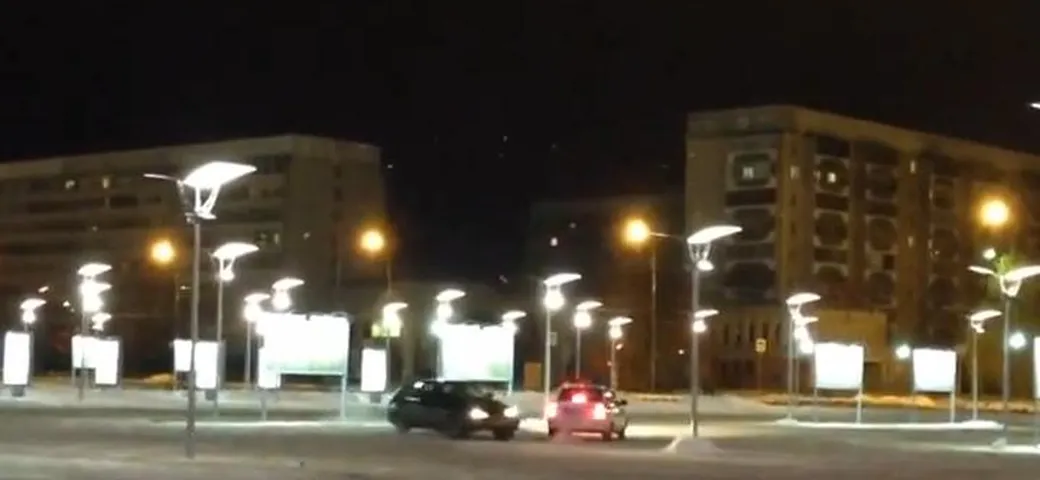 Fanno drifting nel parcheggio sbeffeggiando la polizia [VIDEO]
