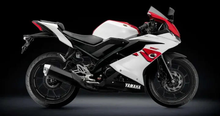 Yamaha R15 e R3 celebrano 70 anni con livree rétro da GP