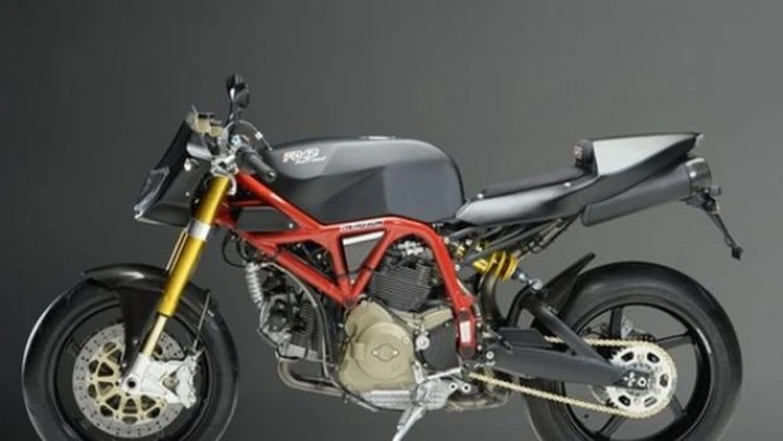 Pierobon F042 HStreet: come ti stravolgo una vecchia Ducati a due valvole