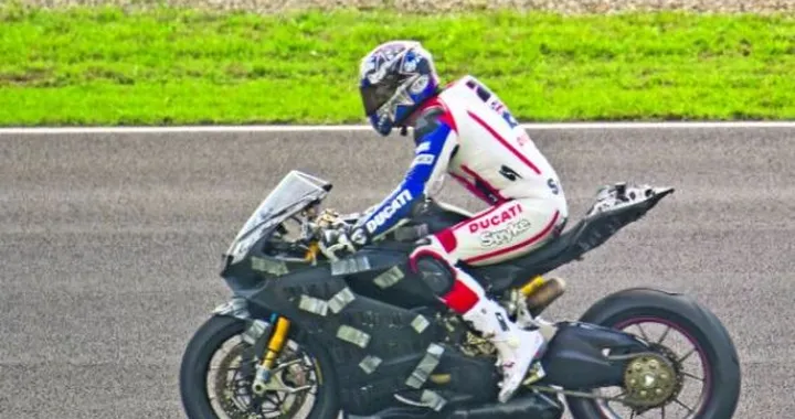 Ducati Extreme/1199: Troy Bayliss rimane stupito dai tempi segnati al Mugello