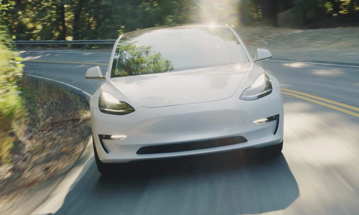 Auto elettriche: la Tesla Model 3 Sta arrivando in Europa