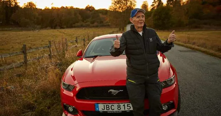 Svezia: a 97 anni, decide di comprarsi di nuovo una Ford Mustang