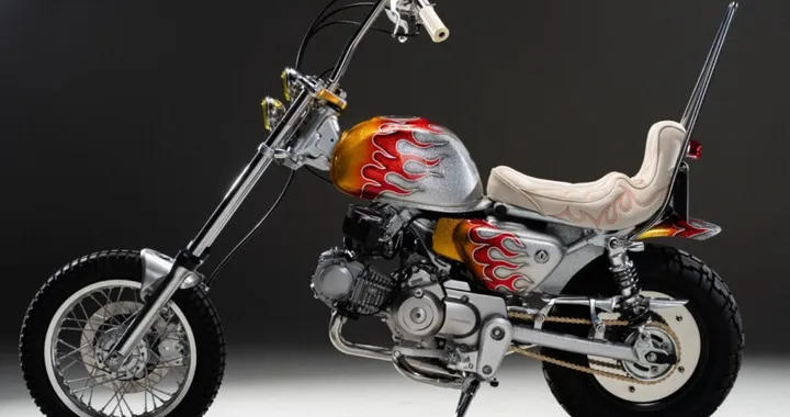 Honda Monkey 125 diventa chopper: 104 kg, Springer e fiamme