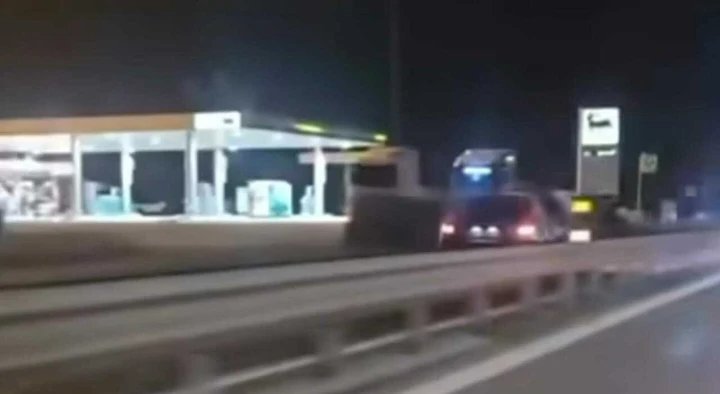 Percorre contromano la superstrada per 10 km: Polizia sventa tragedia