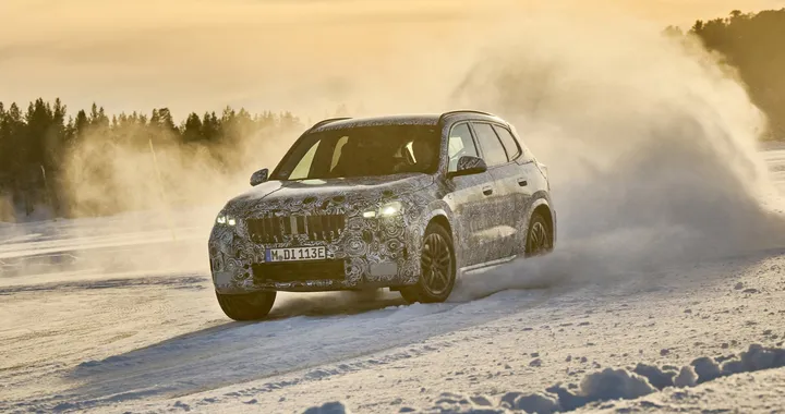 BMW iX1: le foto spia ufficiali dal Circolo Polare Artico