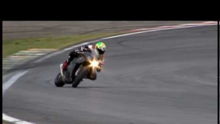 Maxi derapata di Alex Barros con una BMW S1000RR