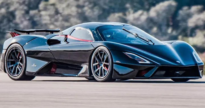 SSC Tuatara, il nuovo record di velocità: 455 km/h