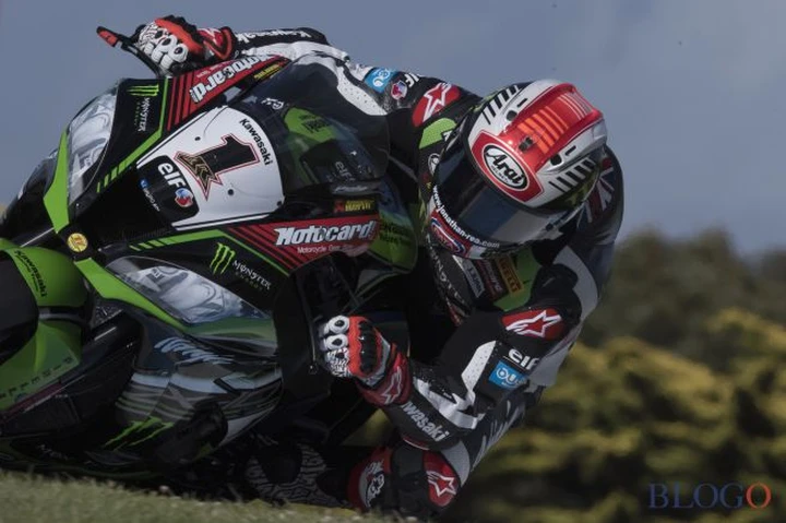 Sbk Phillip Island Gara1: ed è subito Rea (Kawasaki)! Davies (Ducati) a 42 millesimi. Sfortunato Melandri, out