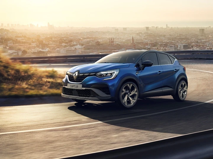 Renault Captur Hybrid E-TECH: motore da 145 CV e allestimento R.S. Line