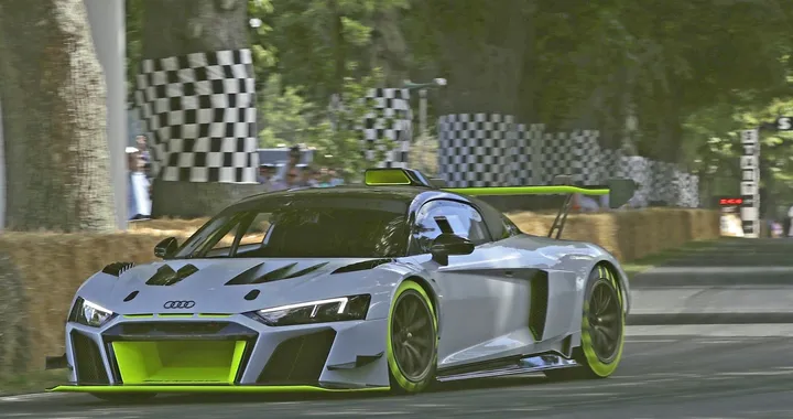 Audi R8 LMS GT2: a Goodwood per le corse dei gentlemen