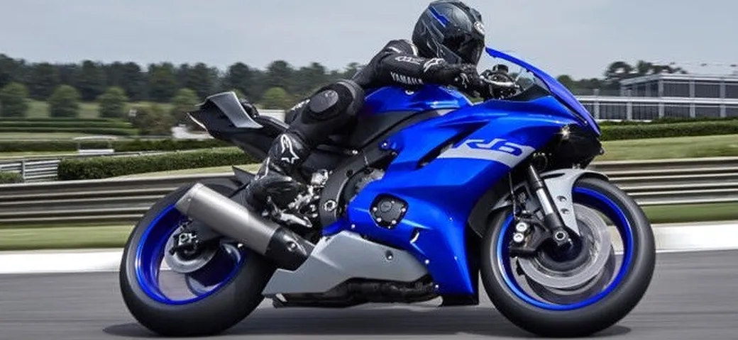 Yamaha R6 Race 2021: solo per la pista