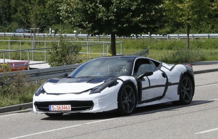 Ferrari 458M: foto spia su strada