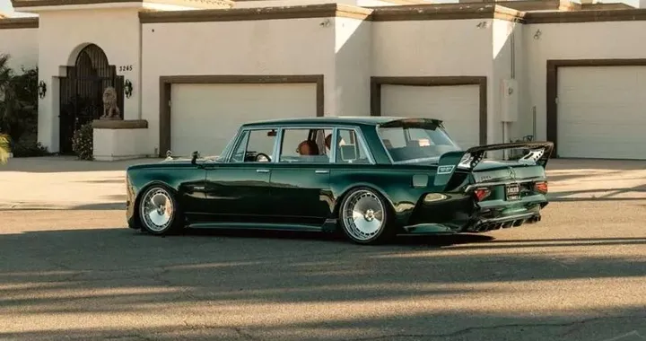 Come una Mercedes del '71 torna a ruggire con il motore AMG