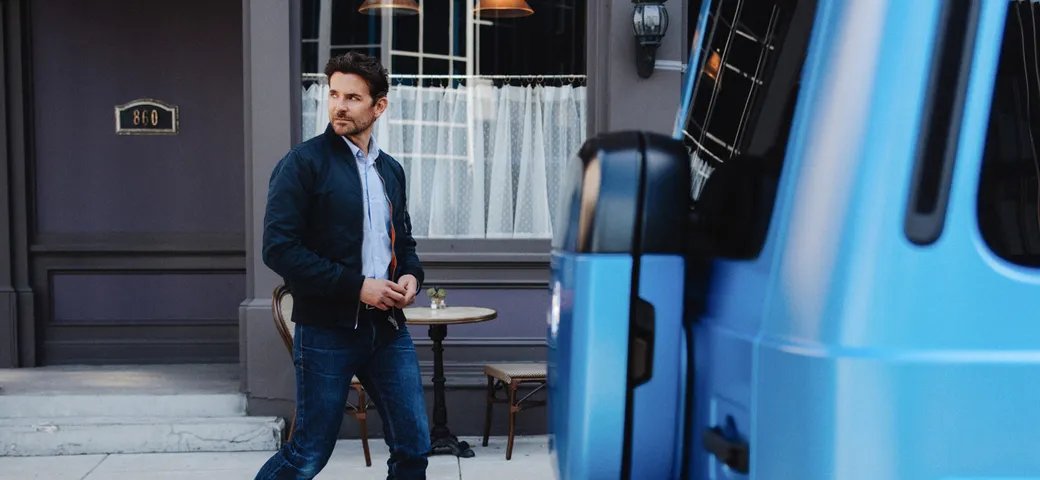 Mercedes-Benz Classe G elettrica: Bradley Cooper protagonista dello spot