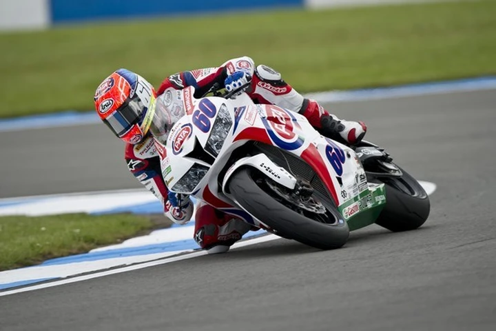 Supersport Donington 2014: prima pole in carriera per Van der Mark