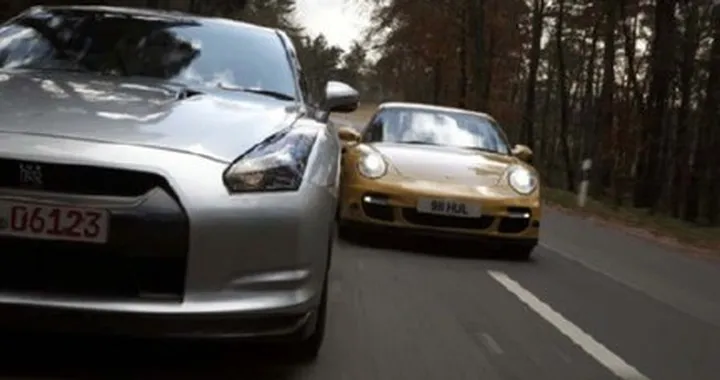 Nissan GT-R Vs Porsche 997 Turbo: la rivoluzione giapponese