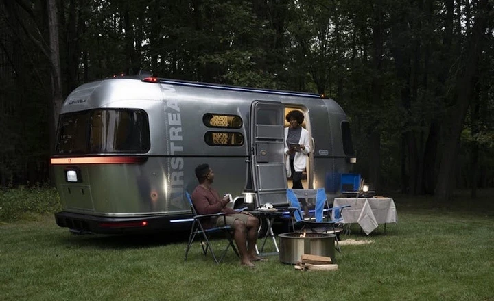 Airstream eStream: arriva la roulotte ad alimentazione elettrica