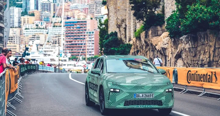 Una Skoda speciale per l'ultimo atto del Tour de France