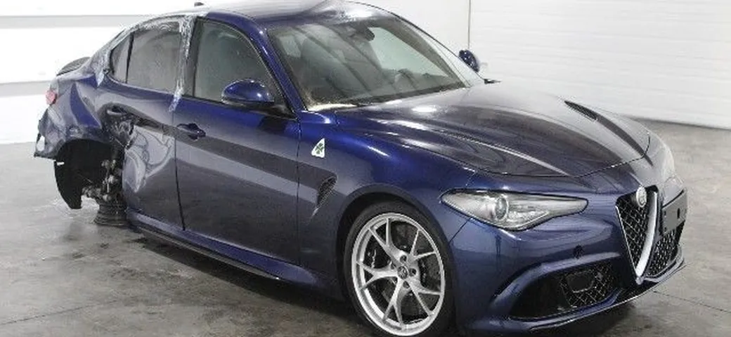 Un'Alfa Giulia Quadrifoglio incidentata è in vendita a 50 mila euro