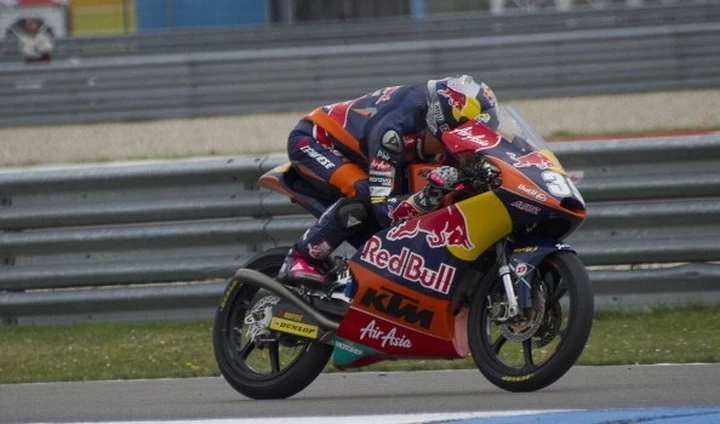 Moto3 Assen: Salom vince a sorpresa, podio tutto KTM