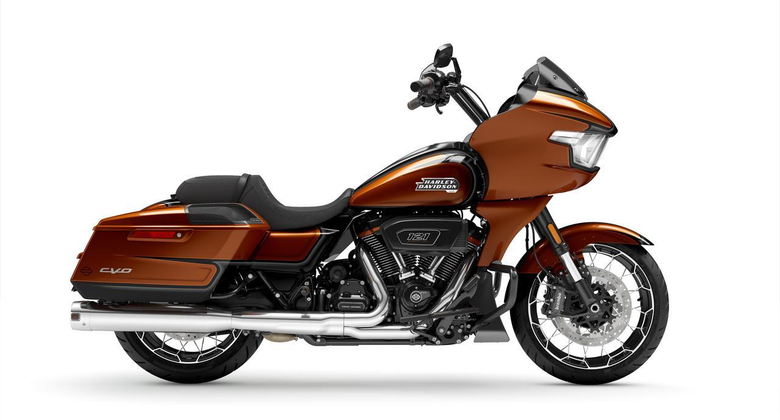 Harley Davidson CVO Street Glide e Road Glide svelate le nuove touring FOTO