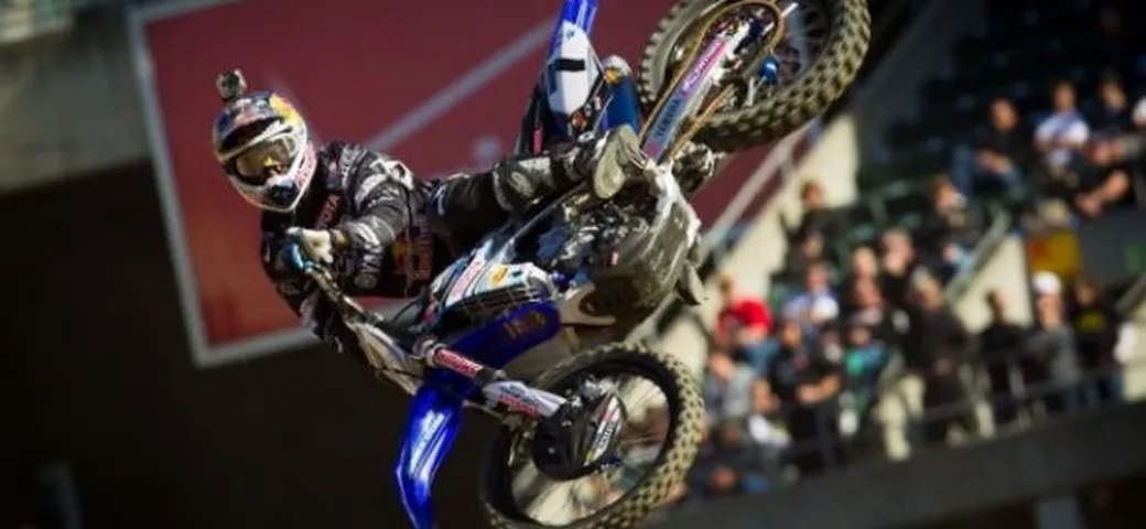 4 ° Round AMA/FIM Supercross Series 2012: Stewart sul gradino più alto del podio ad Oakland, e Reed comanda la Classifica