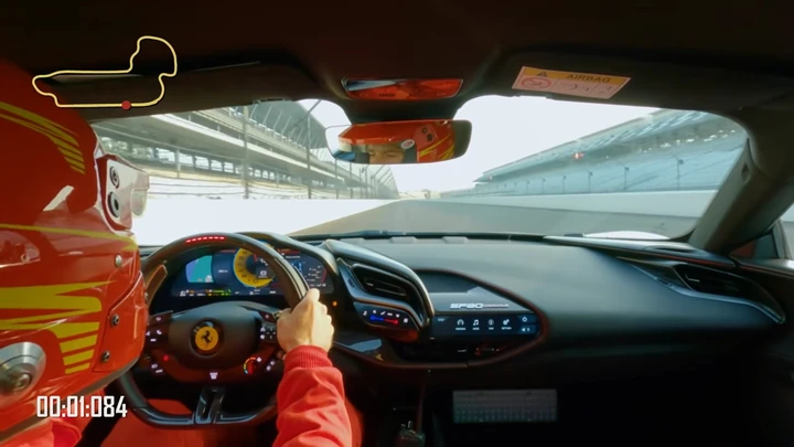 La Ferrari SF90 Stradale fa il record sul circuito di Indianapolis [Video]