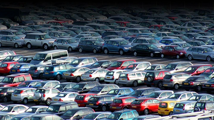 Vendite auto Italia: ancora calo a febbraio