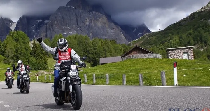 20.000 Pieghe 2018: sulle dolomiti con la Honda CB1000R 2018