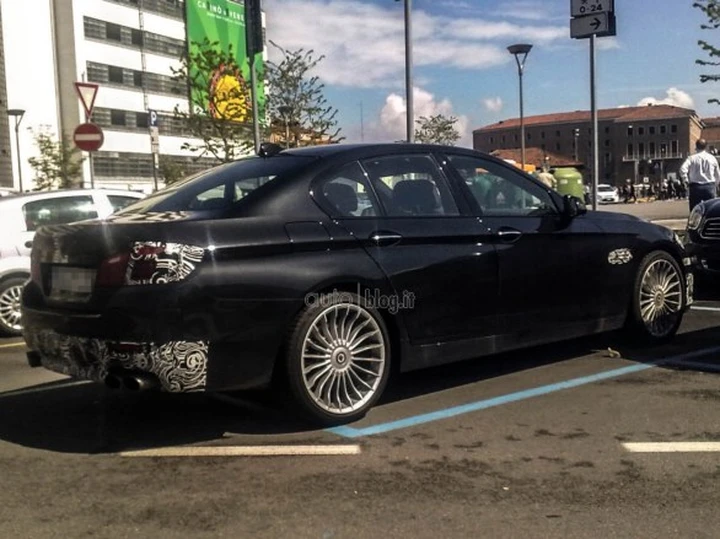BMW Serie 5: foto spia della Alpina B5