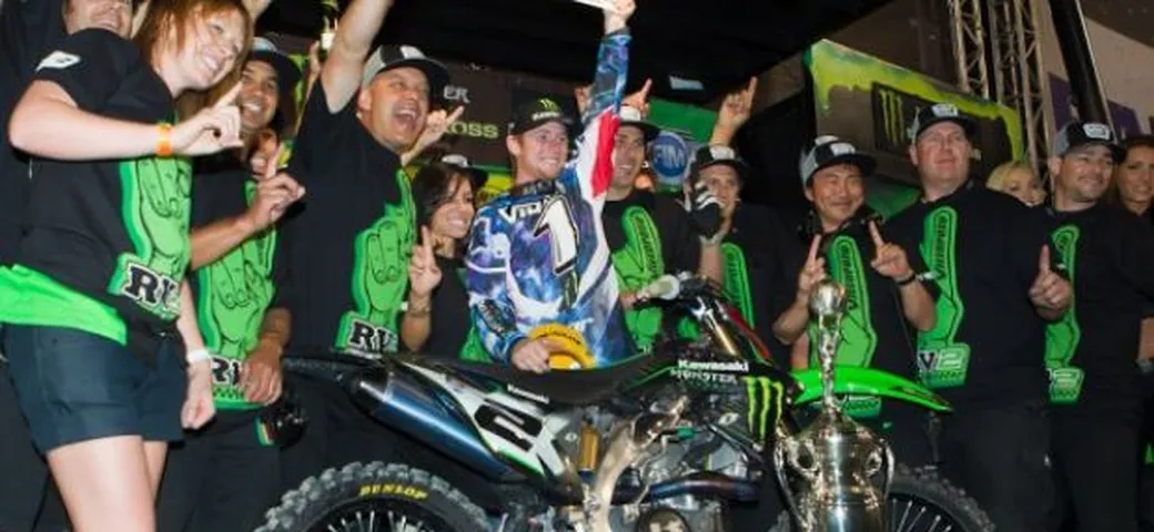 17° Round AMA/FIM Supercross 2011: vittoria di Reed e Villopoto incoronato Campione del Mondo 2011 a Las Vegas