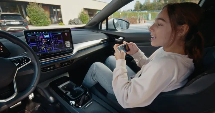 Volkswagen e il retrogaming, con PAC-MAN a bordo si torna nelle sale giochi