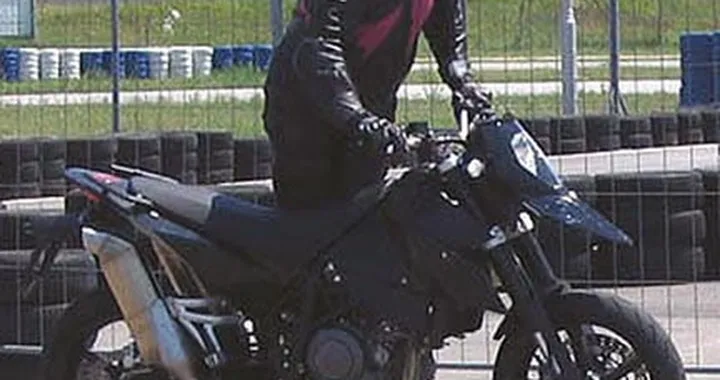 2007 KTM 690 Supermoto - nuove foto spia