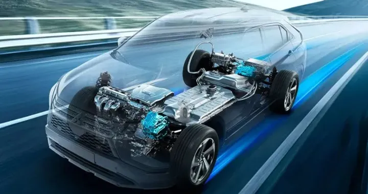 Auto ibride plug-in, l'UE valuta serbatoi più piccoli per ridurre l'uso della benzina