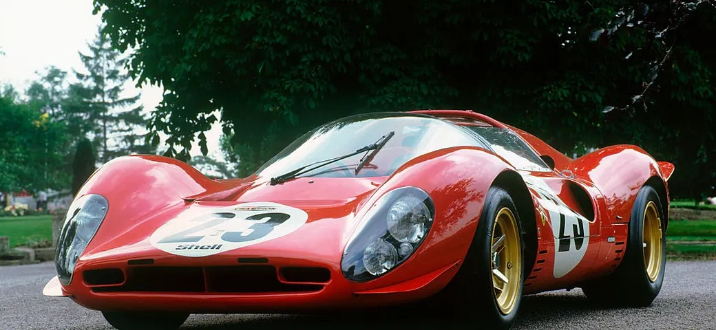 Ferrari 330 P4: l'auto da corsa più bella è del 1967