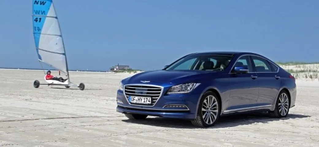 Hyundai Genesis 2014: nuove immagini ufficiali e listino prezzi